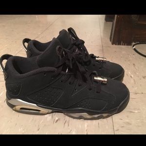 Black silver jordan’s